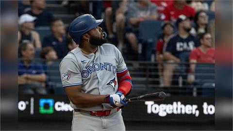 MLB(影)／小葛雷諾站著看開轟！霸氣甩棒打醒低迷賽季　藍鳥燃起外卡希望