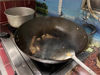 驚險！桃園連2起煮菜忘關爐火釀災　警消急破門救援