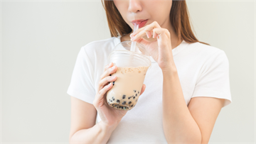 加在手搖杯的「液體糖」比單純吃糖更毒？ 研究：糖尿病風險最多增25%