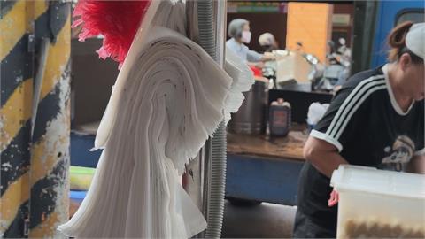 日、澳賣場「塑膠袋任你拿」！台灣卻限塑引亂...網傻眼：只有我們缺貨？