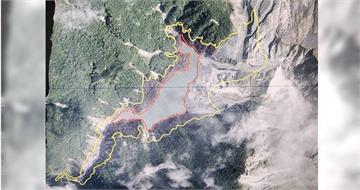 馬太鞍溪堰塞湖溢流慘況！　空拍畫面揭剩12%蓄水量