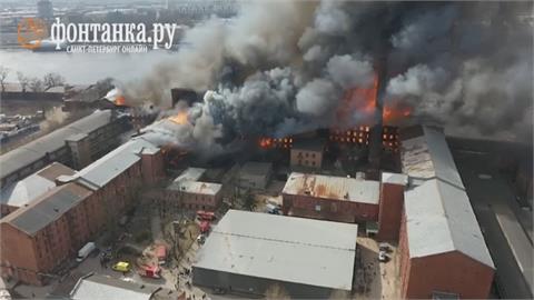 俄國百年古蹟大火 建築近乎全毀、1消防員罹難