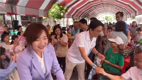温世政張媛婷聯合競總成立　現場發送洋流＋政波飄帶。（圖／民視新聞）