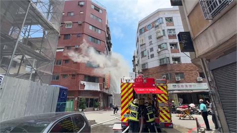 端午不平靜！疑電子鍋電線走火　台中北區公寓大火「濃煙直竄」