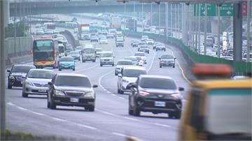 雪隧故障拖吊費今天漲！小客車拖吊3000起跳