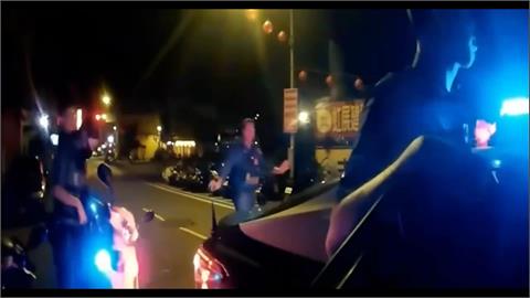 酒駕騎士拒檢還「連闖紅燈」　警車阻擋！46歲男移送法辦