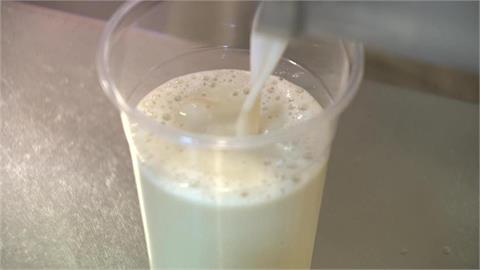 白豆漿跟黑豆漿哪款營養價值高？營養師揭密關鍵差異：選對這款還能壯陽