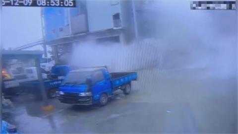 桃園觀音水泥桶槽換新出意外　「飛灰」布滿天　工人驚險逃