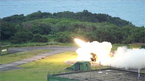 隔空喊話？藍白刪減版軍購逕付二讀　AIT秀川普「以實力求和平」照片