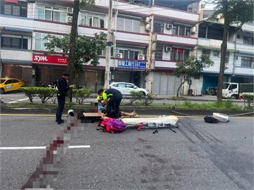 快新聞／基隆死亡車禍！16歲少年無照雙載過彎撞分隔島　釀1死1命危