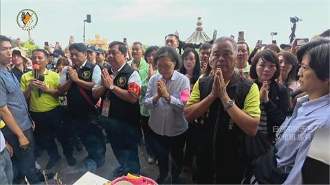 最新／白沙屯媽祖回宮倒數！蔡英文體驗「一日香燈腳」清晨赴通霄慈后宮接駕