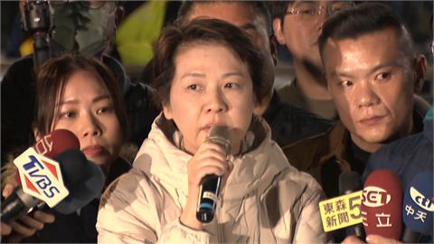 柯深夜開庭黃珊珊場外發表談話　小草當場嗆：前4個月人在哪？