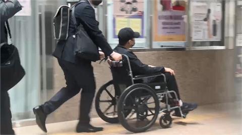 快新聞／博弈大亨陳政谷洗錢案重開羈押庭　貪警林明佐坐輪椅現身法院