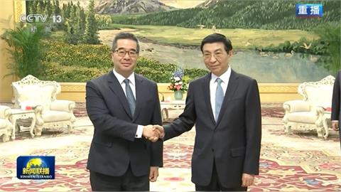 快新聞／最新民調出爐！48％民眾不支持國共論壇　逾5成民眾反對阻擋軍購預算