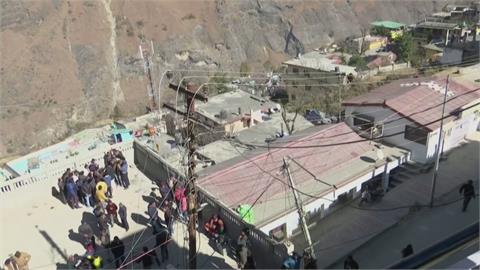 家沒了！喜馬拉雅山小鎮地層下陷　700棟房屋龜裂遭拆除