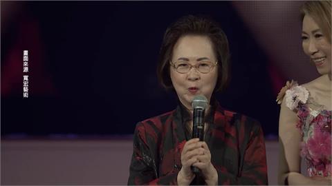 瓊瑤25歲推「窗外」小說走紅　多作品拍成電影電視、捧紅二秦二林