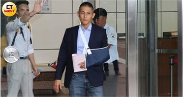 帶傷上陣!吳怡農赴黨中央遞交台北市長參選意願表