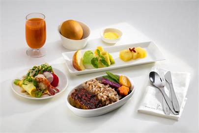 長榮航空推加值精選餐　經濟艙也能享用譚府宴或植物肉