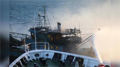 快新聞／救人視同義務！李忠憲力挺海巡救援失火中船　管碧玲暖心回應曝光