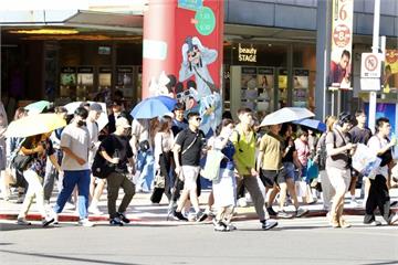 【一週天氣】3地區熱爆飆36度高溫　菲律賓以東或有連續熱帶擾動發展