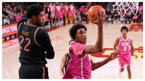 籃球(影)/「0號情報員」之子走出差點奪命車禍陰影!美國大學籃球賽首秀就一鳴驚人