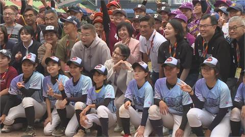 快新聞／熱愛棒球不分性別！蕭美琴盼台灣女棒開花　辜仲諒霸氣回應了