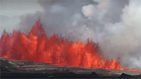 快新聞／畫面曝！冰島火山6個月來第5度噴發　熔岩噴50公尺高「宛如火牆」