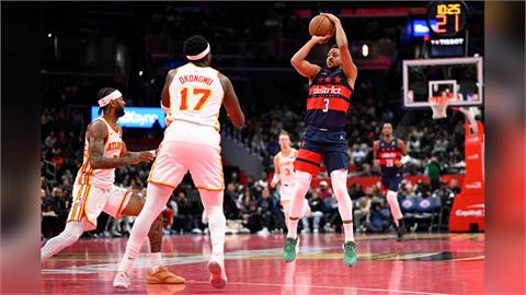 NBA(影)/麥卡倫變魔術狂飆10顆三分球狂砍46分!巫師終止難堪14連敗