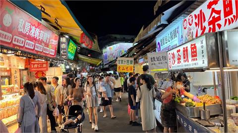 快新聞/誰有道理?女逛羅東夜市遭拍「強硬要求對方刪除」 兩派網友吵翻天