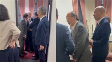 酸韓國瑜「害怕想起來？」　陳培瑜曝影片：卓榮泰當面獲同意才離開立院