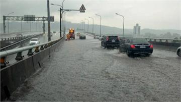 午後大雨像「用倒的」 新北各地傳零星災情