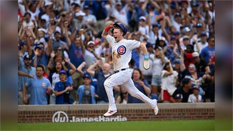 MLB(影)／11局放膽盜三壘！PCA「神跑壘」助小熊再見勝　MVP籌碼再加分