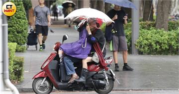 台南「大雨特報」下到入夜！　賈新興：下週鋒面襲台將變天