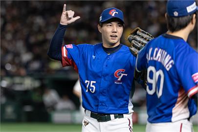12強賽(影)／前旅日強投猛催球速！郭俊麟「急壓腦衝」　用自己的模式丟