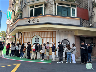 為什麼拉麵店總是大排長龍？消費者願意為一碗拉麵花多久時間排隊？