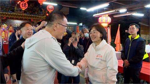 獨!宣布參選新北市長後首同框蘇巧慧 侯友宜到場力挺李四川