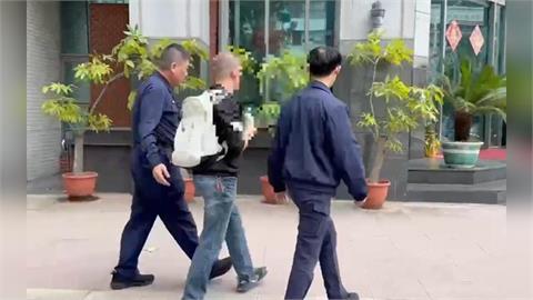 人心惶惶! 男搭捷運喊「我要殺人」 警「全副武裝」戒備