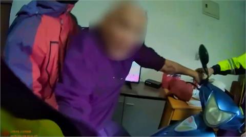 不想被子女送往安養院！　8旬翁情緒激動持刀「以死相逼」