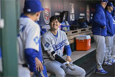 MLB(影)/大谷翔平開季連續14場上壘寫紀錄!總教練羅伯斯盛讚:非常安定