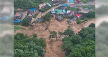 時雨量破百毫米！極端天氣釀1死逾2500人急撤　韓氣象廳：這地沒下完