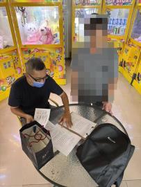假投資詐騙約娃娃機店面交100萬　彰警逮車手