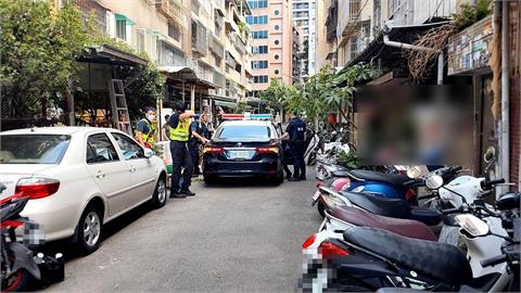 快新聞／台中恐怖情人砍女友！鄰居勸架反遭殃　血跡斑斑驚悚畫面曝