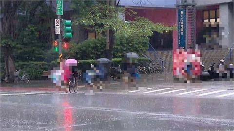 快新聞／20縣市豪大雨特報！21地今放豪雨假　停班課最新風雨預測出爐