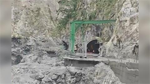 快新聞/終於!立霧溪堰塞湖潰壩「無傷亡」 靳珩隧道西口重見天日畫面曝光