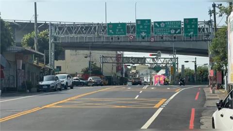「八卦山隧道」禁行二輪！　　女騎士奔馳隧道內駕駛看傻