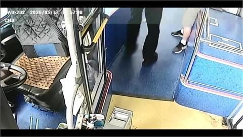 沒按下車鈴！公車過站沒停　老翁氣炸持車窗擊破器怒毆