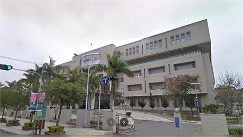 苗栗運將突開窗裸露下體播色片！開燈供人看辯「在這樣」下場曝光