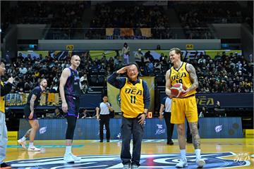 王世堅魅力開球　中信特攻力拚2026年首戰勝利