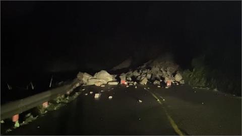 快新聞/遊客注意!太平山「宜專一線」凌晨落石中斷 下午恢復通行