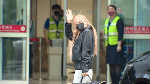 首爾大霧多停留一晚　BLACKPINK清晨離台